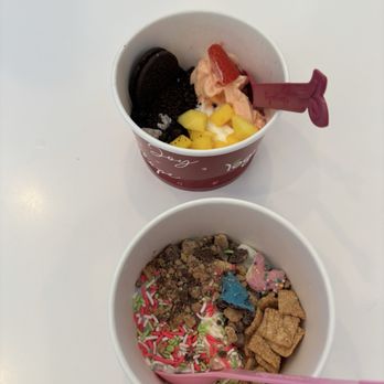 Yogurtland - Rocket Pop Sorbet + Coconut  Peanut Butter Cups, Frosted Animals, Cinnamon Toast, Mochi, Sprinkle - Ice Cream & Frozen Yogurt Near Me - Milpitas, California