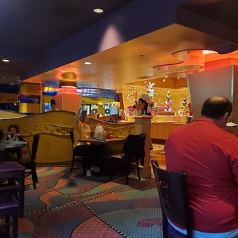 Goofy's Kitchen - The restaurant - American Near Me - Anaheim, California