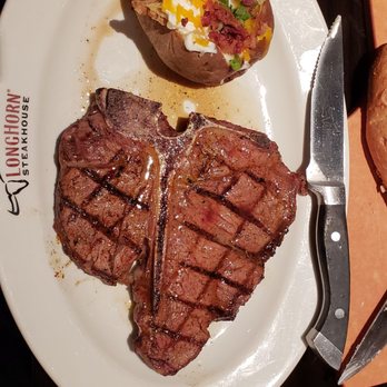 LongHorn Steakhouse - Great night out with friends at Longhorn. - Steakhouses Near Me - Leominster, Massachusetts