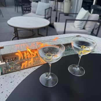 Clayton Club - Gin martinis with a twist by the fire - Lounges Near Me - Sacramento, California