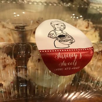 Sammy's Sweets - a cupcake in a plastic container - Cupcakes Near Me Sammy's Sweets - a cupcake in a plastic container - Cupcakes Near Me