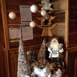 Hôtel Le Sherpa - Christmas decoration in April!