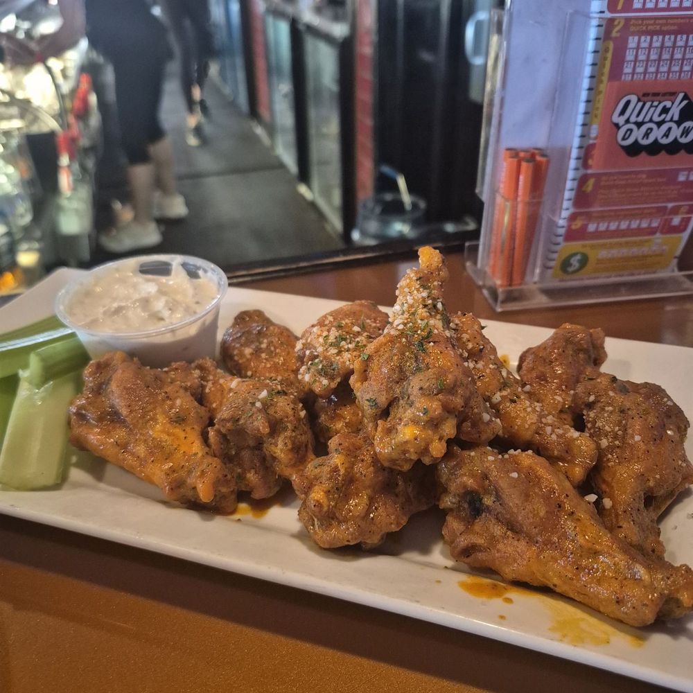 Sonny Red's - Signature medium - Pizza Near Me - Lackawanna, New York