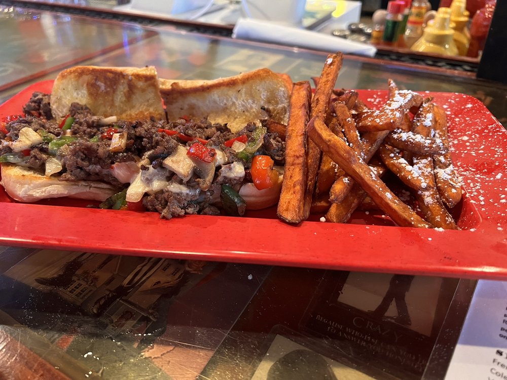 RED FROG & MCTOAD’S GRUB N PUB Updated October 2024 200 Photos