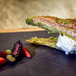 Beef GrillClub by Hasir - Baklava mit Pistazieneis
