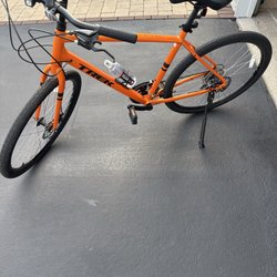 Trek Bicycle Store - Trek Verve 1