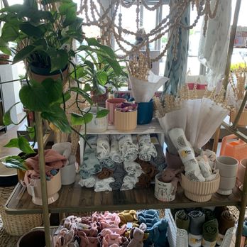 Lizzie Bee's Flower Shoppe - Florists Near Me - Richardson, Texas
