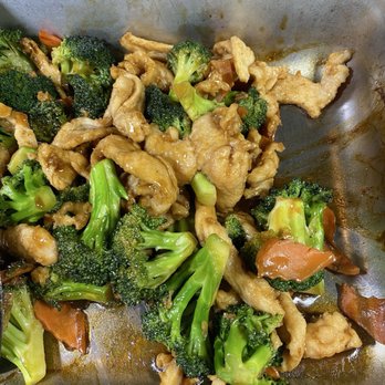 Hibachi Buffet - Chicken and broccoli.   Not bad. - Buffets Near Me - Deerfield Beach, Florida