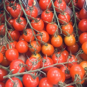 MOM's Organic Market - Look at this vine tomatoes :) - Grocery Near Me - Fairfax, Virginia