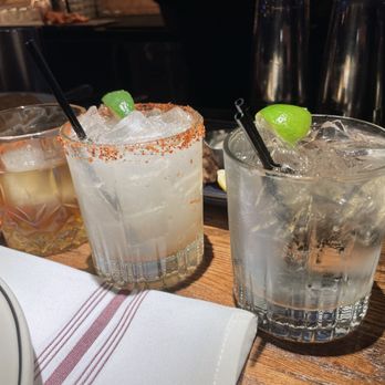 The Oak House - woodford, margarita, hendricks - Wine Bars Near Me - Oradell, New Jersey
