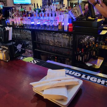 Mother's Peninsula Grille - Bar - New American Near Me - Arnold, Maryland