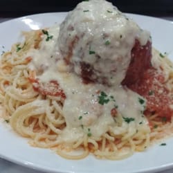 Huge portions! Spaghetti and a huge meatball =D