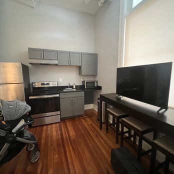 The Blanche - A nice kitchen and big tv. - Shared Office Spaces Near Me - Lake City, Florida The Blanche - A nice kitchen and big tv. - Shared Office Spaces Near Me - Lake City, Florida