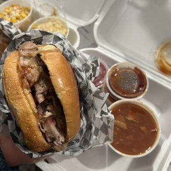 Ma's BBQ - Pulled pork and bbq beans - Barbeque Near Me - Phoenix, Oregon