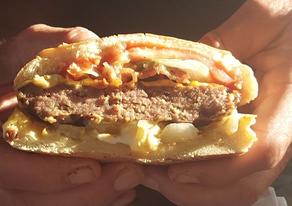 Ed's Drive In Logo