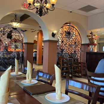 La Limeña Grill - Right side seating - Peruvian Near Me - Rockville, Maryland