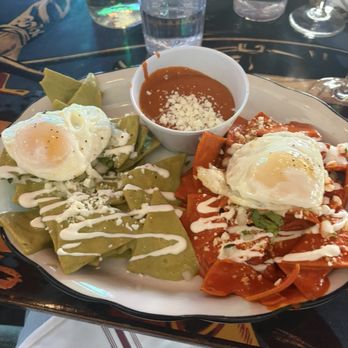 La Chingada Cocina Mexicana - Chilaquiles divorciados - Mexican Near Me - Tucson, Arizona La Chingada Cocina Mexicana - Chilaquiles divorciados - Mexican Near Me - Tucson, Arizona