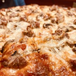 Ricardo's Pizza