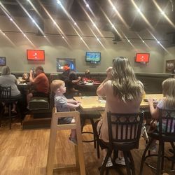 Top Dawg Tavern - Family-friendly