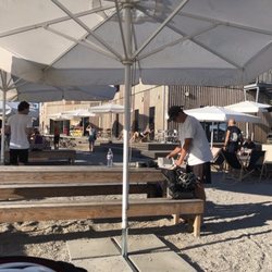 Jules Biergarten & Café - Nice outside area