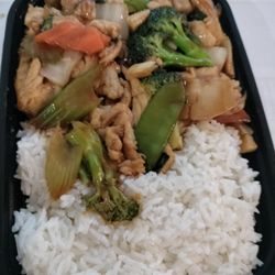 Hong Kong Chinese Restaurant - Chicken with Mixed Vegetables