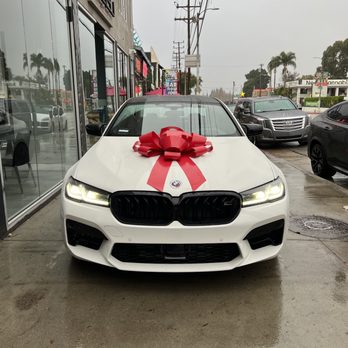 Level Car Connection - Car Brokers Near Me - Studio City, California Level Car Connection - Car Brokers Near Me - Studio City, California