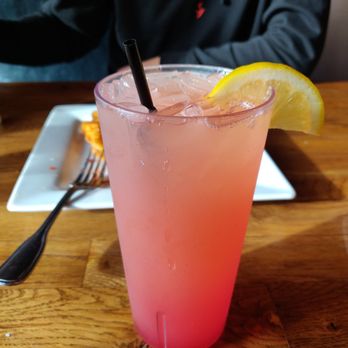 Topside Bar & Grill - Raspberry lemonade - American Near Me - Steilacoom, Washington