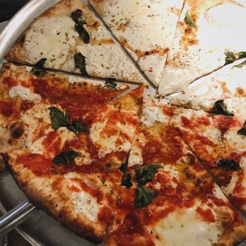 Juliana's - Margherita & White Pizza - Pizza Near Me - Brooklyn, New York