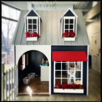 Paper Street Play - Sweet little house - Indoor Playcenter Near Me - Park Ridge, New Jersey
