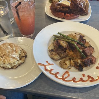 Lulu's - Corned Beef Hash Chicken & Red Velvet Waffle XL Buttermilk Biscuit - New American Near Me - Richmond, Virginia