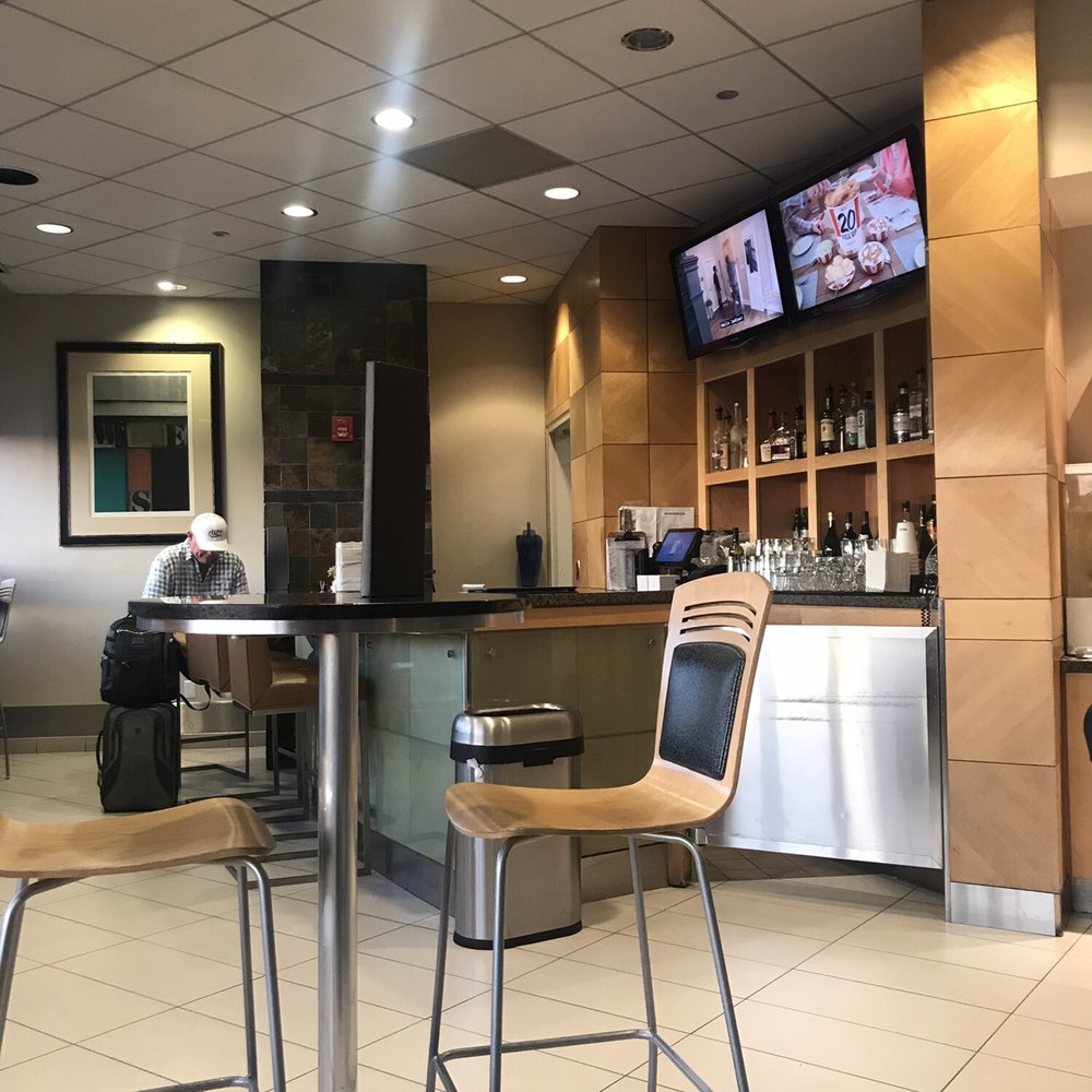 Admirals Club PHX - Airport Lounges Near Me - Phoenix, Arizona