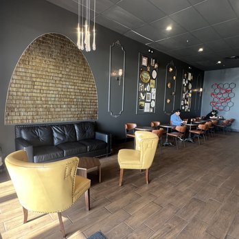 Brew Bees Coffee - interior/seating - Coffee & Tea Near Me - Upland, California