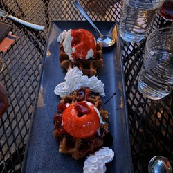 Narcisi Winery - Waffles dessert