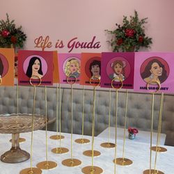 Blondie & Jim’s Bistro - Famous table markers