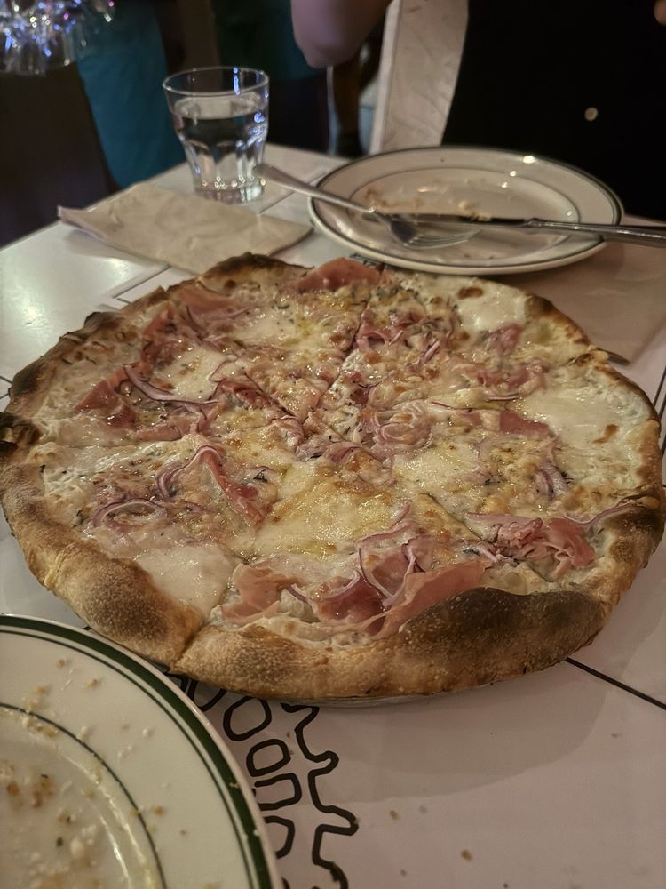 Jon & Vinny's Fairfax