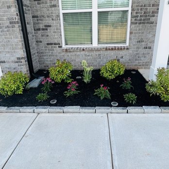 Sledge and Edge - After photo of completed landscaping - Landscape Architects or Designers Near Me - Fayetteville, Georgia Sledge and Edge - After photo of completed landscaping - Landscape Architects or Designers Near Me - Fayetteville, Georgia