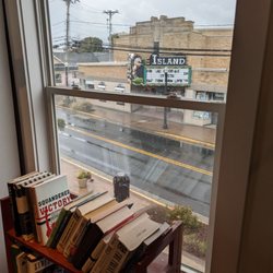 Sundial Books