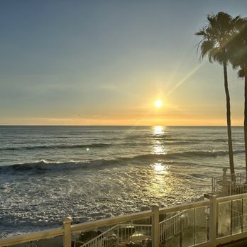 Capri Laguna - Sunset - Hotels Near Me - Laguna Beach, California Capri Laguna - Sunset - Hotels Near Me - Laguna Beach, California