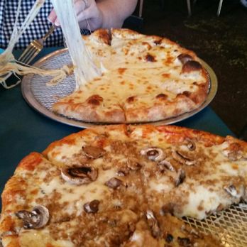 Bistro Palms - Yummy pizzas! - Italian Near Me - Marianna, Florida