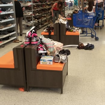 Ross Dress for Less - Messy messy...everywhere - Department Stores Near Me - Whittier, California Ross Dress for Less - Messy messy...everywhere - Department Stores Near Me - Whittier, California