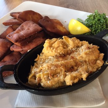 Canary Grill - Crab dip and pita bread. Sooooo good! - New American Near Me - Berkeley Springs, West Virginia
