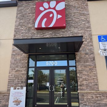 Chick-fil-A - Entrance - Fast Food Near Me - Davie, Florida