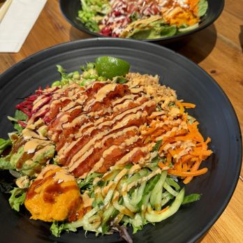 En Hakkore 2.0 - Poke Bowl - Fire Tuna Poke Bowl - Savory (tuna + salmon) - Asian Fusion Near Me - Chicago, Illinois En Hakkore 2.0 - Poke Bowl - Fire Tuna Poke Bowl - Savory (tuna + salmon) - Asian Fusion Near Me - Chicago, Illinois