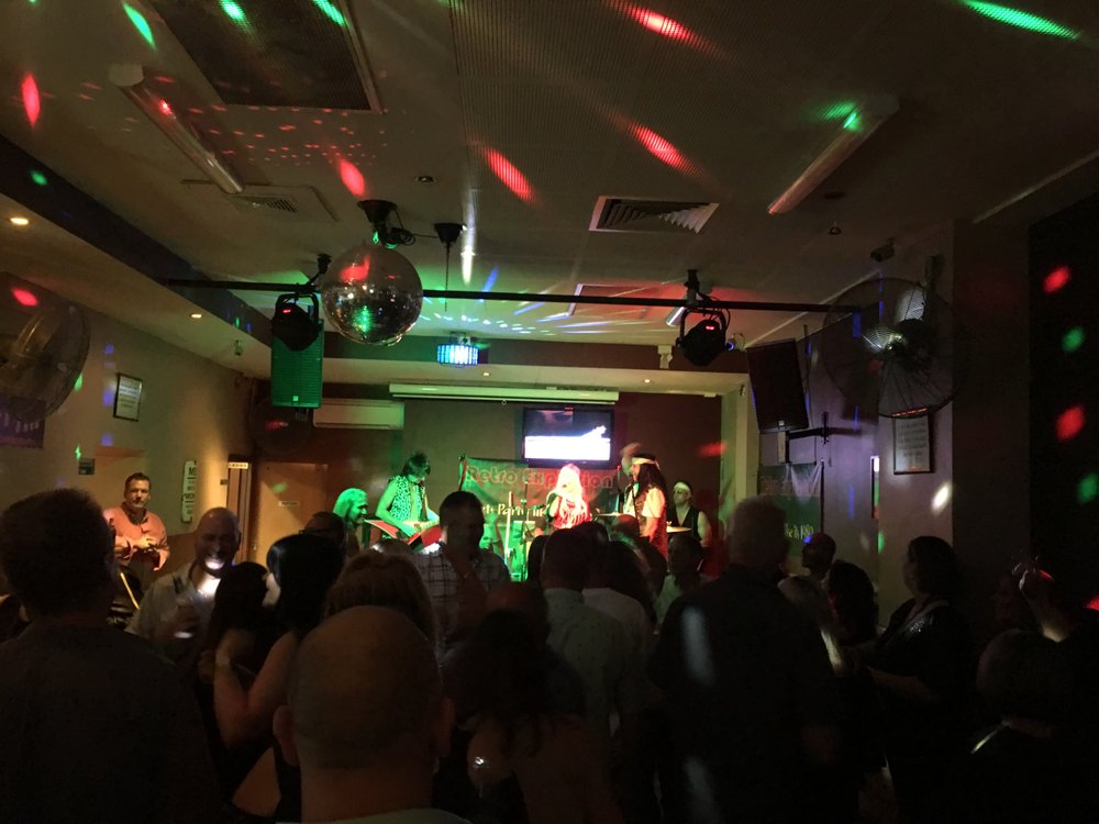 ESSENDON BAR Updated September 2024 100 Fletcher St, Essendon