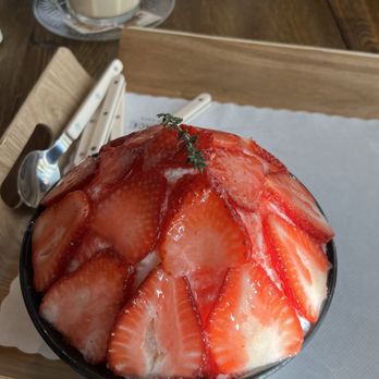 Our Place Dessert Cafe - Strawberry Bingsu - Cafes Near Me - Edmonds, Washington