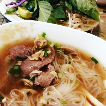 Hai Quynh Restaurant - Vietnamese Near Me - Rockford, Illinois