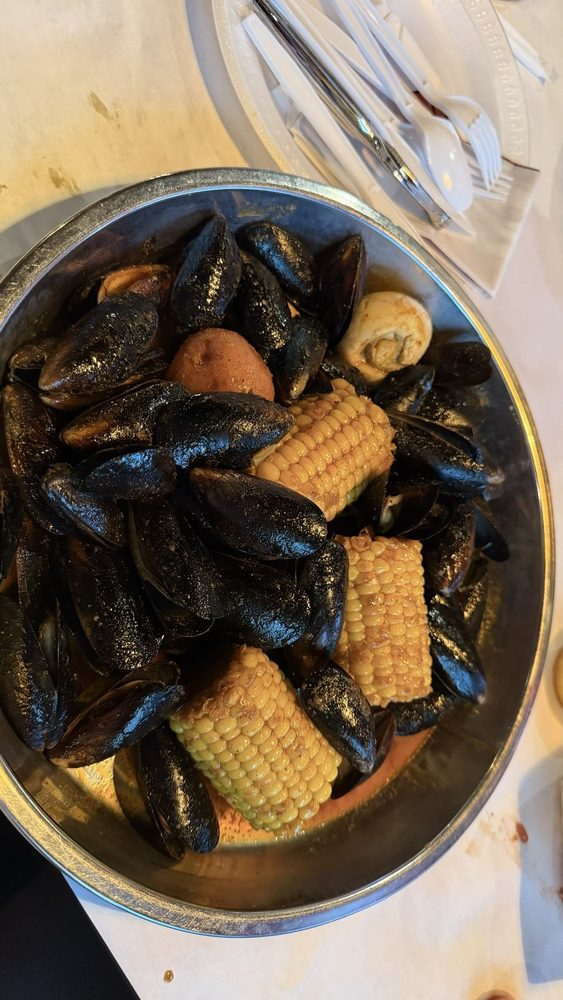 Social spots from Pier 88 Boiling Seafood & Bar