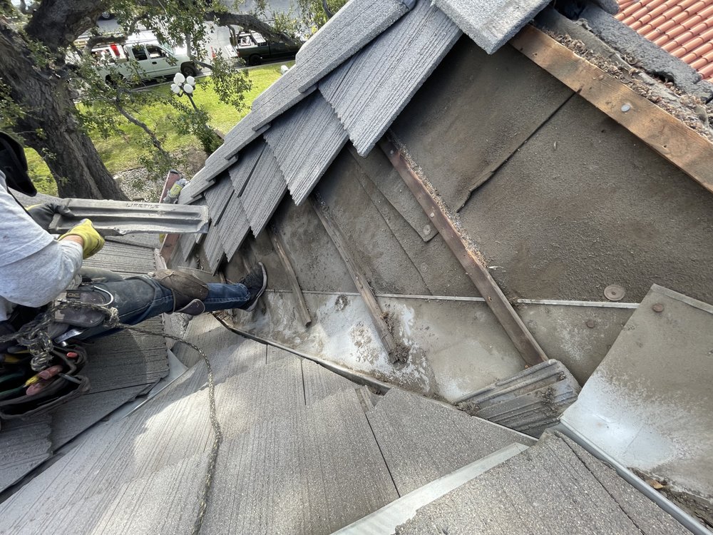 Slide of MAR Roofing