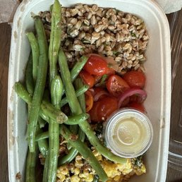 Winter Citrus Farro V, Tomato & Cucumber Salad GF-V, Street Cart Corn, Green Beans with Crispy Shallots Winter Citrus Farro V, Tomato & Cucumber Salad GF-V, Street Cart Corn, Green Beans with Crispy Shallots
