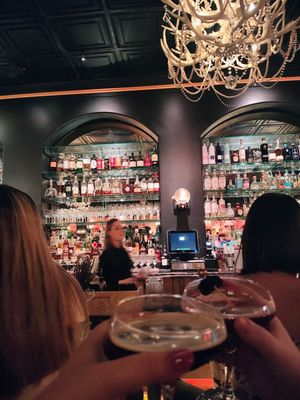 CW's Gin Joint by null